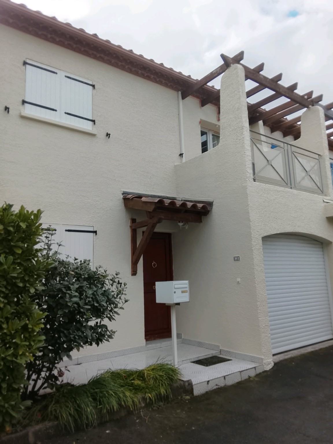 Façade de maison après rénovation et peinture à Castelnau-le-Lez par ProTravaux34