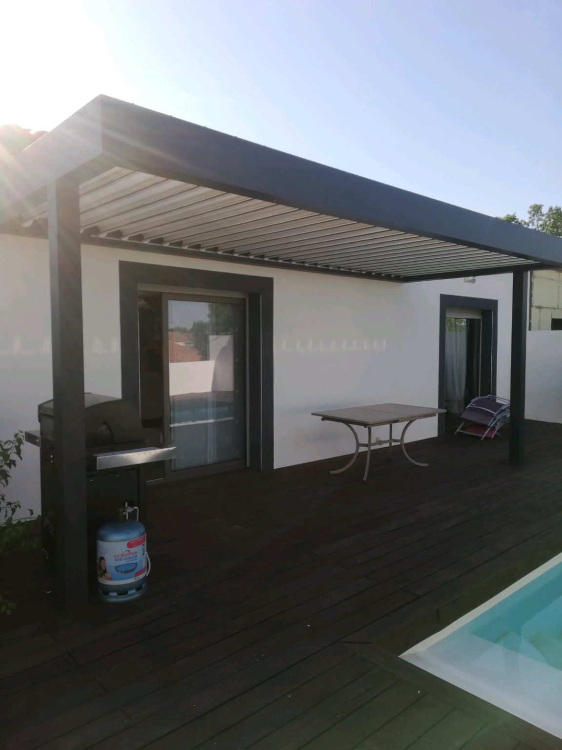 Peinture de façade  à La Grande-Motte