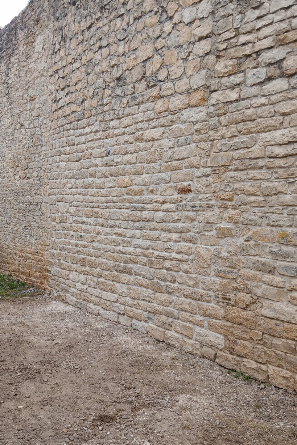 reconstruction mur pierre ancien à calvisson